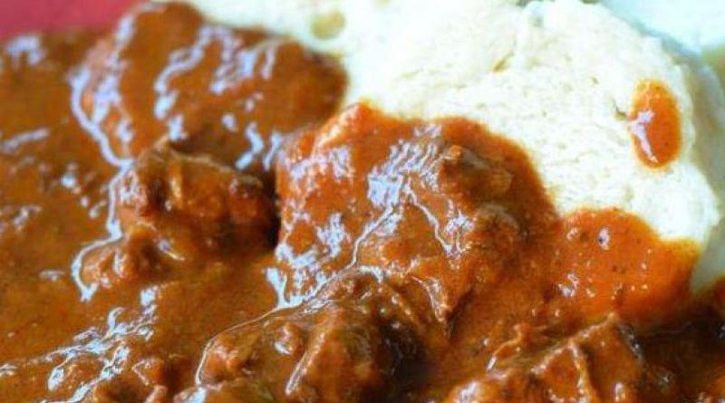 Cómo cocinar goulash de ternera con salsa: receta paso a paso, consejos de cocina